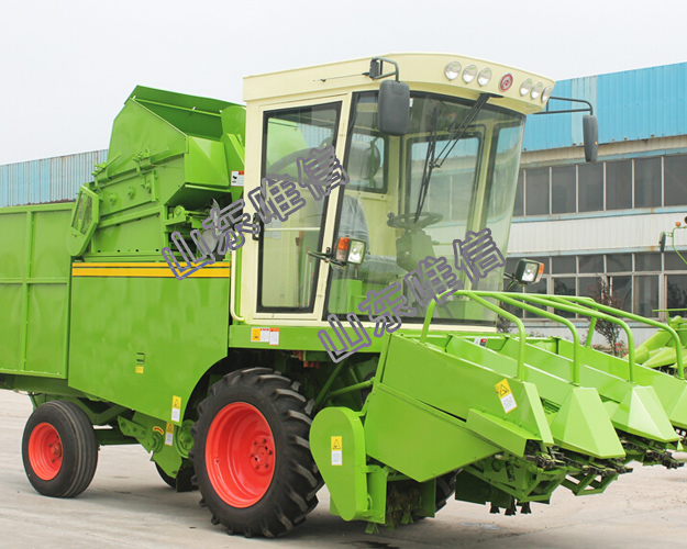 4 Row Corn Self-Walking Harvesting Machine