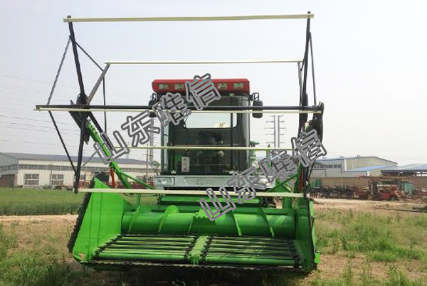 Wheat Harvester With Double Threshing Rollers