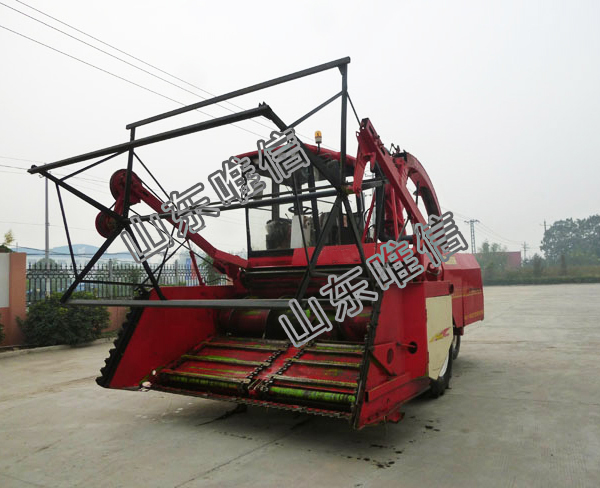 Wheat Harvester With Double Threshing Rollers