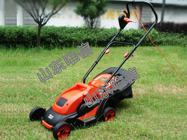 Self-Propelled Honda Engineer Lawn Mowers 