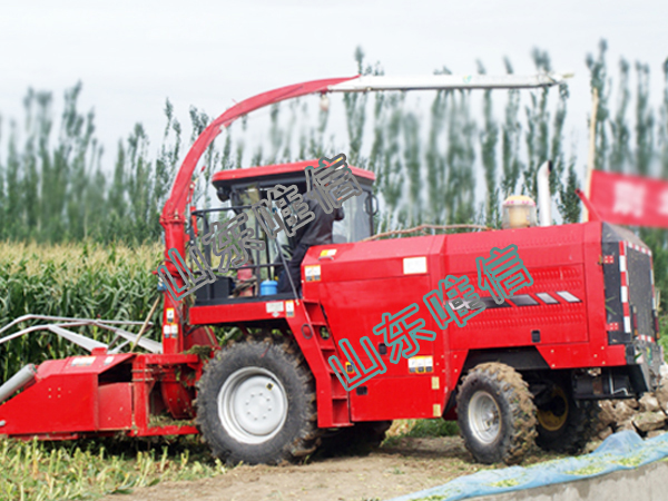 Green Yellow Silage Harvest Machine