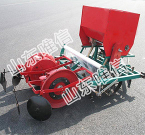 Peanut Planting Machine (Spread Fertilizer And Film Laminating )