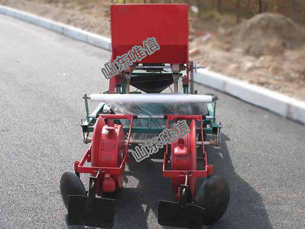 Peanut Planting Machine (Spread Fertilizer And Film Laminating )