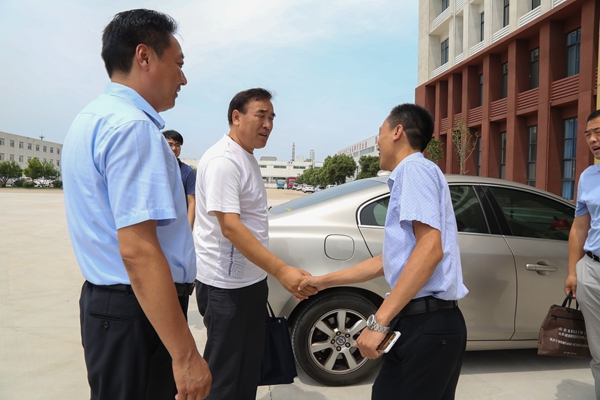 Leaders of Jining Municipal Administration of Social Organizations Visit Jining City Industry Internet Innovation Association For Investigation