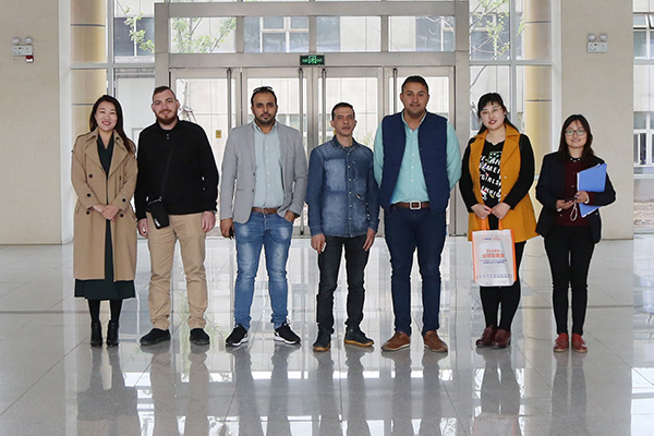 Warmly Welcomes UAE Merchants To Visit Shandong Weixin For Purchase Pavement Equipment