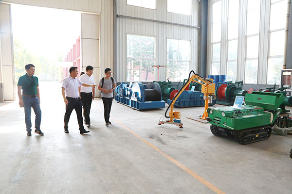 Warmly Welcome China National Heavy Duty Truck Group Leaders To Visit Shandong Weixin