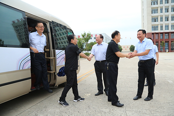 Warmly Welcome The Leaders Of the Ministry Of Industry And Information Technology And The Provincial Commission Of Economy And Information Technology To Visit Shandong Weixin