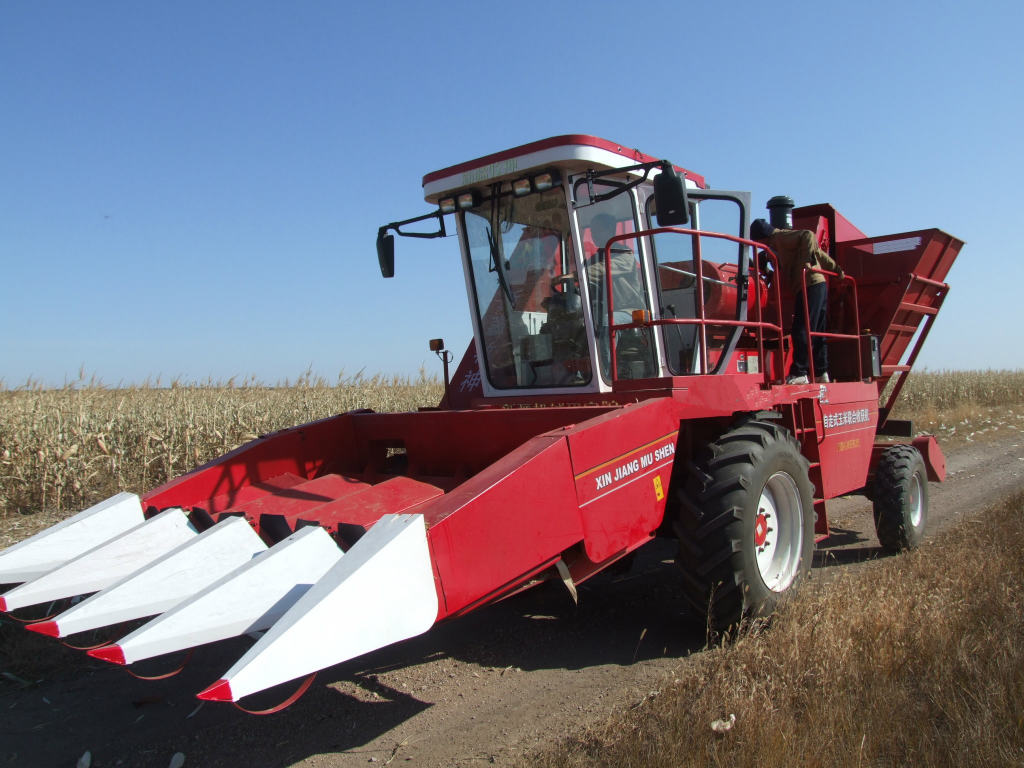 How To Properly Operate Agricultural Corn Combine Harvester