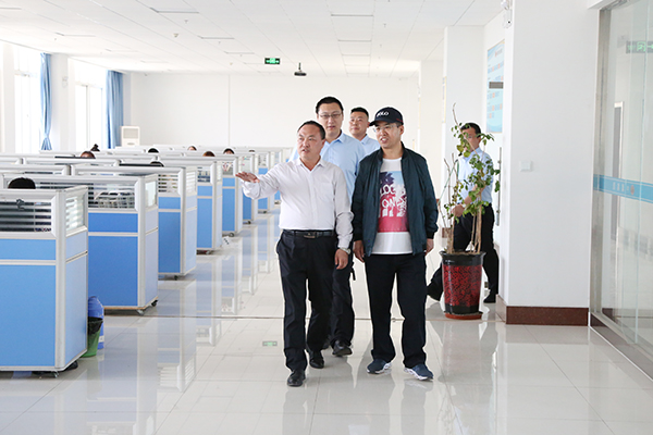 Warmly Welcome The Mine Equipment Maintenance Safety Certification Experts To Visit The Shandong Weixin