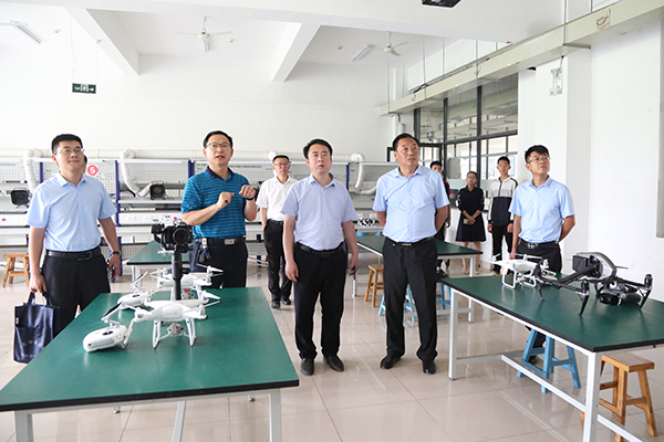 Shandong Weixin And Jining Technician College Held A School-Enterprise Cooperation Awarding Ceremony