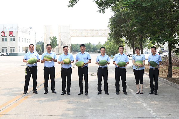 Shandong Weixin Leaders Express Their Care To The Frontline Employees In Production Workshop