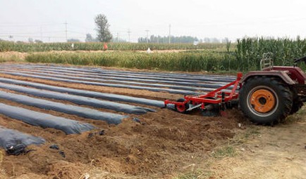 The Manufacturer Introduces The Use Of Ridging Film Mulching Machine