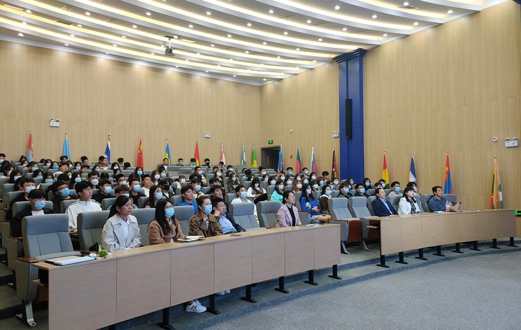 Shandong Weixin Participate In Shandong Vocational College Of Technology Business School Speech