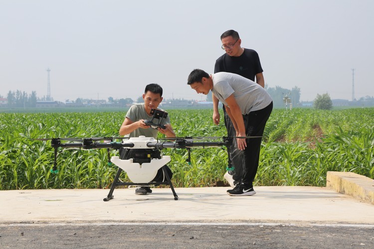 Shandong Weixin Company The UAV Plant Protection Team Serves Agriculture,Rural Areas And Farmers And Helps Rural Revitalization