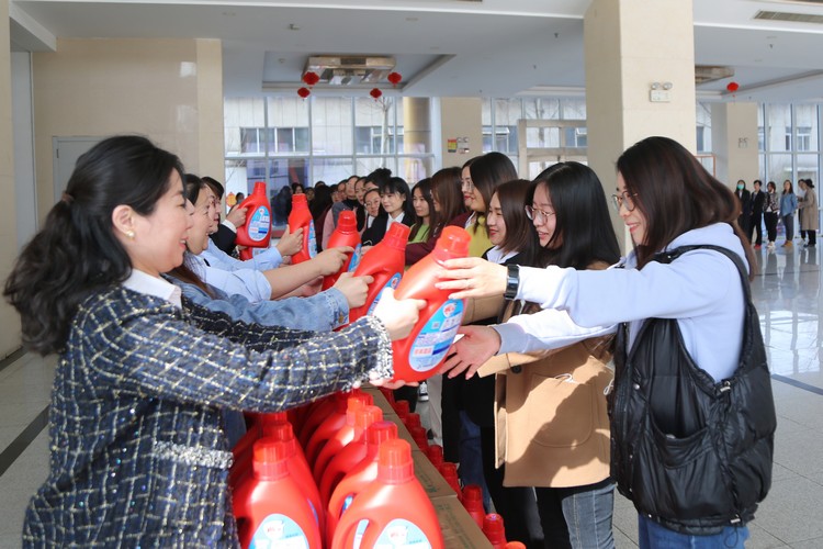 China Coal Group Provides Welfare For All Female Employees